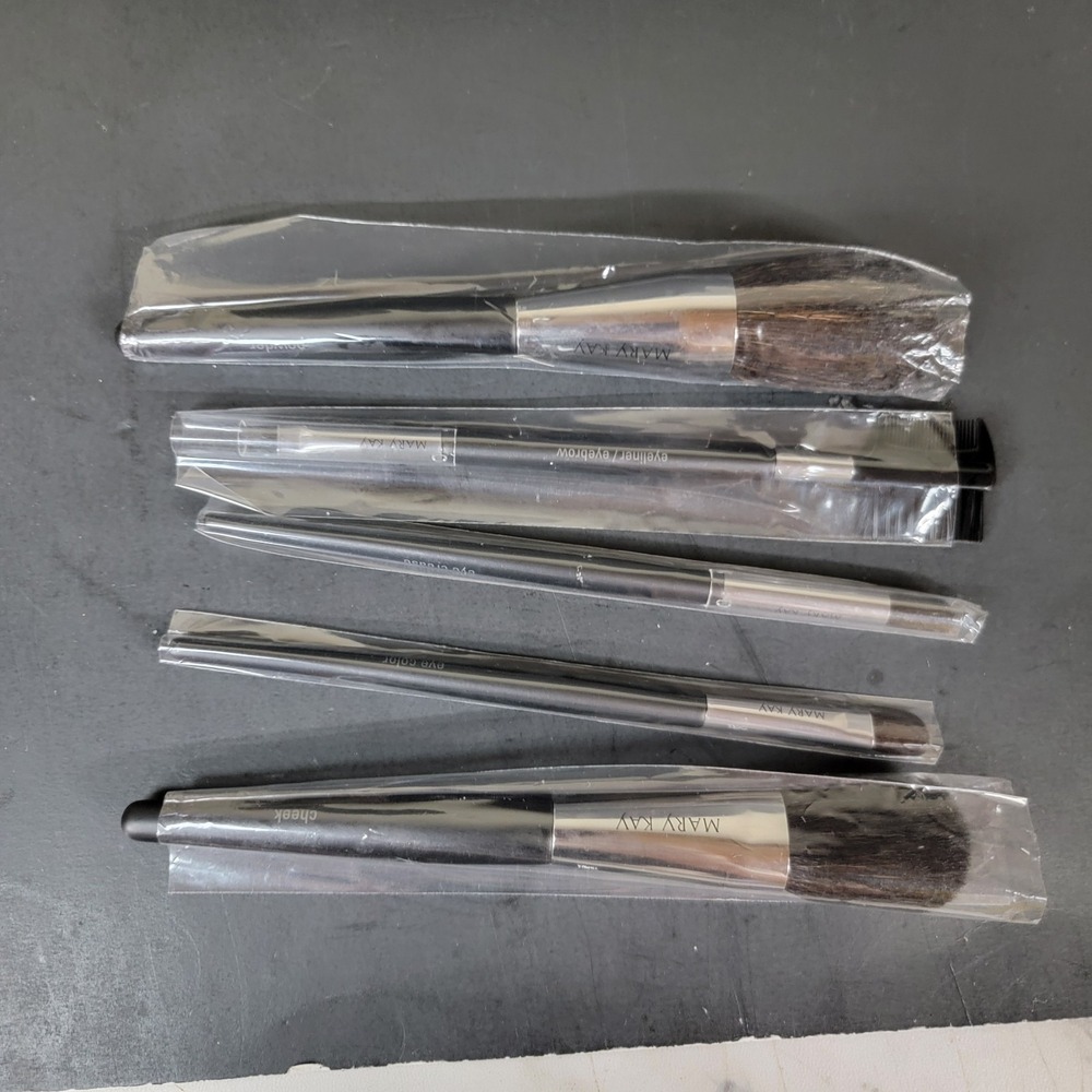 Discontinued mary kay brush set makeup